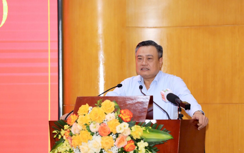 Bí thư Đảng ủy UBND thành phố, Chủ tịch UBND thành phố Hà Nội Trần Sỹ Thanh phát biểu kết luận hội nghị. Ảnh: Đình Hiệp