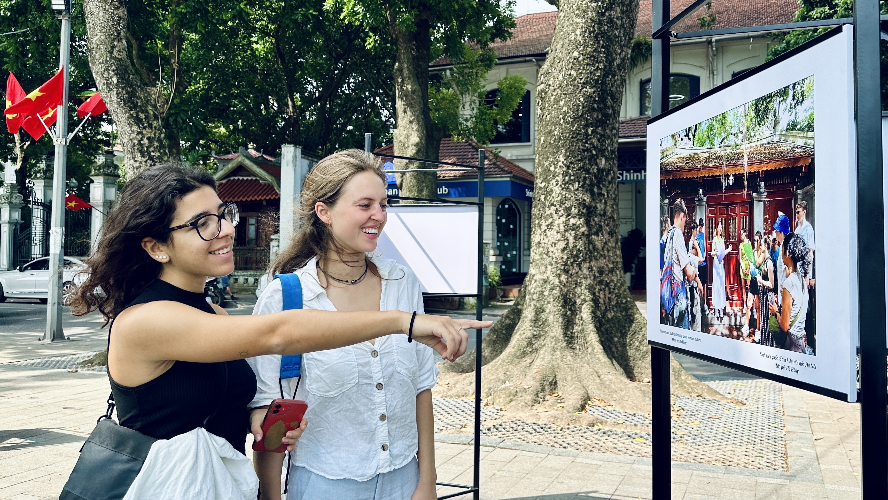Giữ gìn, phát huy bảnsắc vănhóa ThăngLong - HàNội, xâydựng Thủđô hiệnđại – văn minh
