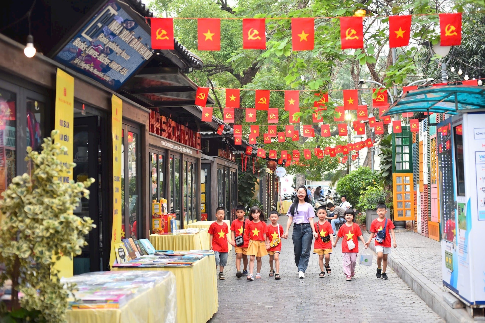 Giữ gìn, phát huy bảnsắc vănhóa ThăngLong - HàNội, xâydựng Thủđô hiệnđại – văn minh