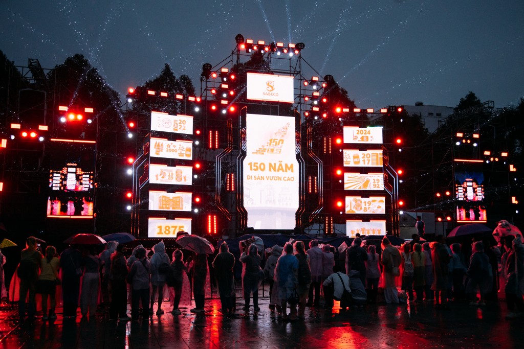 “Hành trình Di sản” và “Đêm Di sản” do SABECO tổ chức thu hút sự tham gia của hàng nghìn người dân Vĩnh Long