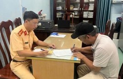 Xử phạt tài xế xe khách lấn làn nguy hiểm trên đèo Khánh Lê