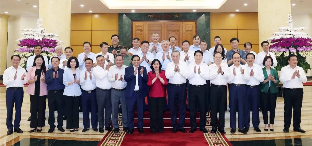 Tổng Bí thư Tô Lâm và các đồng chí lãnh đạo Đảng, Nhà nước với Ban Thường vụ Thành ủy Hà Nội tại cuộc làm việc ngày 21/8/2025.