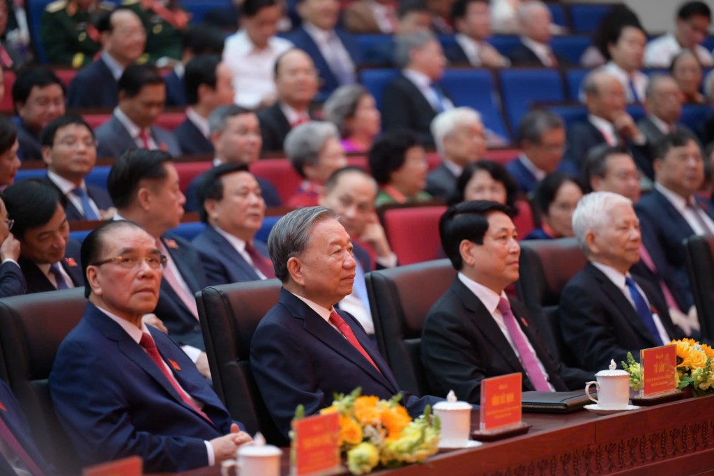 Dự lễ khai mạc có các đồng chí: Nguyên Tổng Bí thư Nông Đức Mạnh; Chủ tịch nước Lương Cường; nguyên Chủ tịch nước Nguyễn Minh Triết; nguyên Chủ tịch nước Trương Tấn Sang; Thủ tướng Chính phủ Phạm Minh Chính; nguyên Thủ tướng Chính phủ Nguyễn Tấn Dũng; Chủ tịch Quốc hội Trần Thanh Mẫn; nguyên Chủ tịch Quốc hội Nguyễn Văn An; nguyên Chủ tịch Quốc hội Nguyễn Thị Kim Ngân; Thường trực Ban Bí thư Trần Cẩm Tú; nguyên Thường trực Ban Bí thư Phan Diễn; nguyên Thường trực Ban Bí thư Lê Hồng Anh.