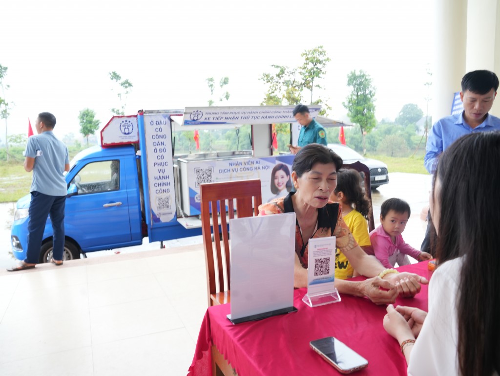 Hà Nội triển khai mô hình Dịch vụ công lưu động”