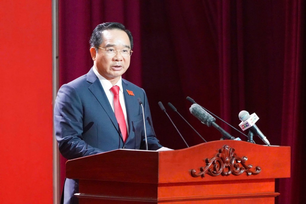 Chủ tịch UBND TPHCM Nguyễn Văn Được trình bày báo cáo chính tr