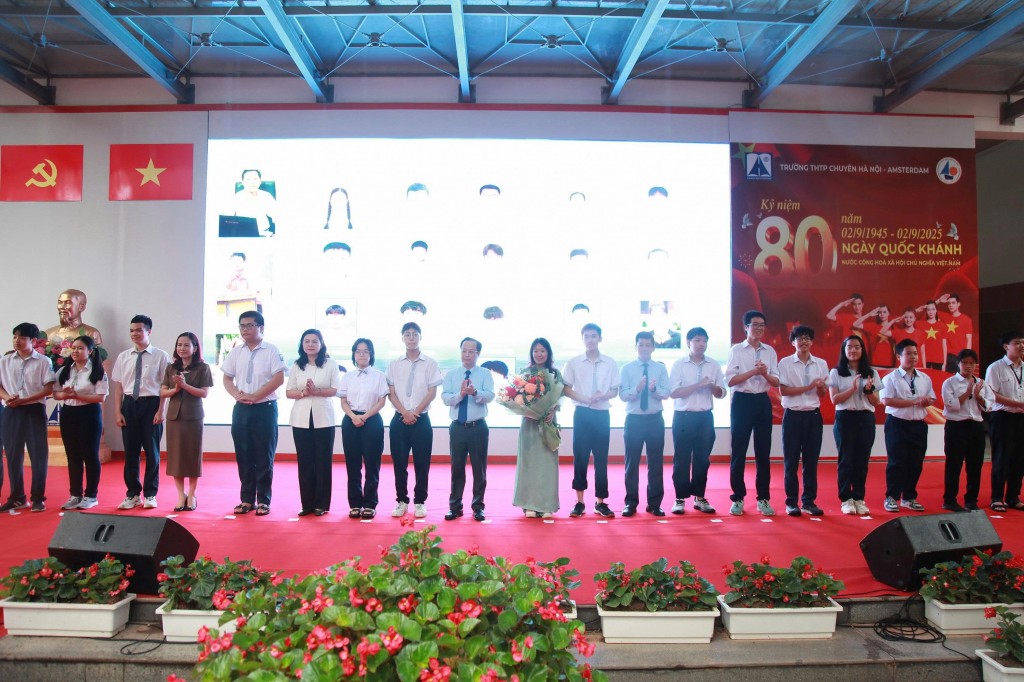 Hà Nội ra mắt đội tuyển thi học sinh giỏi quốc gia