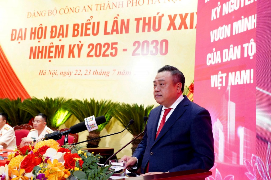 Đồng chí Trần Sỹ Thanh, Ủy viên Trung ương Đảng, Phó Bí thư Thành ủy, Chủ tịch UBND TP phát biểu chỉ đạo tại Đại hội