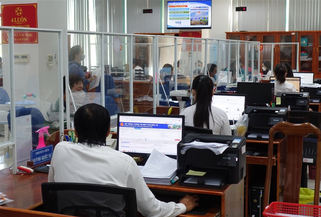 100% cơ quan, đơn vị Nhà nước cấp tỉnh, cấp huyện, cấp xã có hệ thống mạng LAN kết nối Internet tốc độ cao và kết nối mạng truyền số liệu chuyên dùng. 