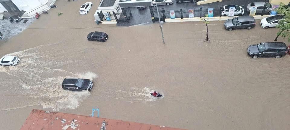 Quảng Ninh: Mưa lớn tại nhiều nơi gây ngập lụt, nhiều xe chết máy