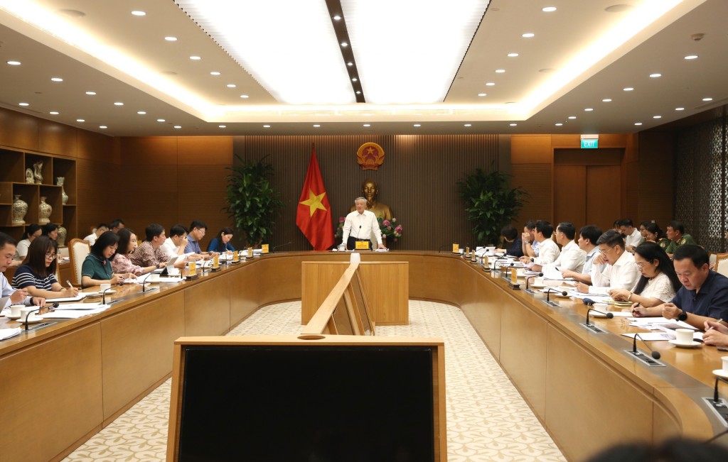 Phó Thủ tướng Thường trực Chính phủ Nguyễn Hòa Bình chủ trì cuộc họp về tình hình xây dựng các dự thảo Nghị định hướng dẫn Nghị quyết số 222/2025/QH15 của Quốc hội về Trung tâm tài chính quốc tế tại Việt Nam - Ảnh: VGP/Nguyễn Hoàng Phó Thủ tướng Thường trực Chính phủ Nguyễn Hòa Bình chủ trì cuộc họp về tình hình xây dựng các dự thảo Nghị định hướng dẫn Nghị quyết số 222/2025/QH15 của Quốc hội về Trung tâm tài chính quốc tế tại Việt Nam - Ảnh: VGP/Nguyễn Hoàng