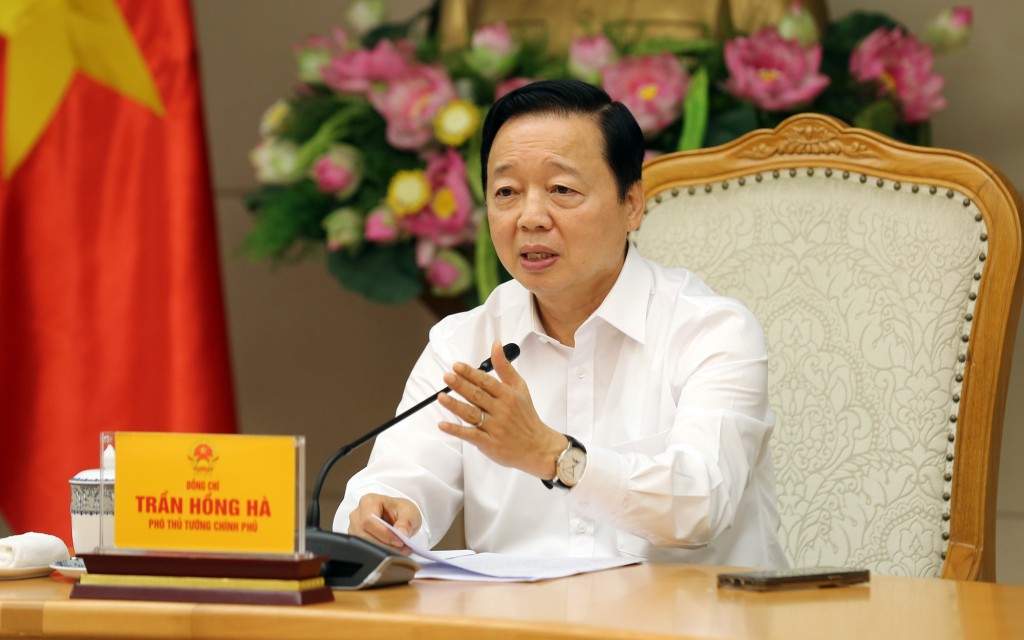 Phó Thủ tướng yêu cầu tất cả thủ tục hành chính liên quan đến đất đai đều phải đồng thời cập nhật dữ liệu - Ảnh: VGP/Minh Khôi