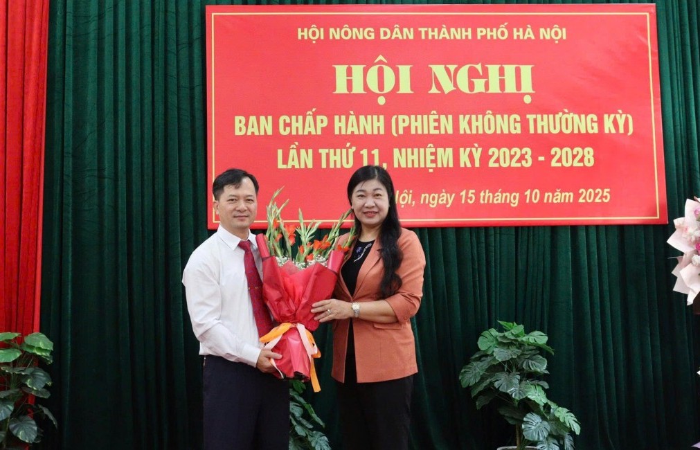 Đồng chí Trương Văn Nhung giữ chức Phó Chủ tịch Hội Nông dân thành phố Hà Nội