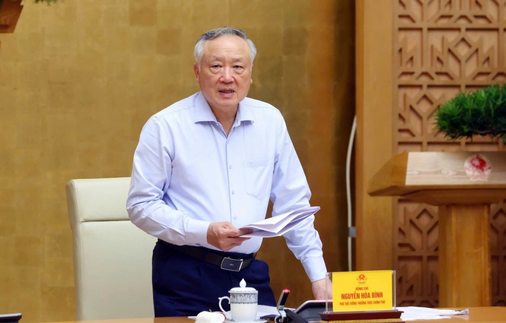 Phó Thủ tướng Thường trực nêu rõ, trong quá trình nghiên cứu đề xuất hợp nhất phải có sự rà soát kỹ lưỡng các nội dung trong cả 3 chương trình nói riêng và các chương trình mục tiêu khác đang được xây dựng - Ảnh: VGP/Nguyễn Hoàng
