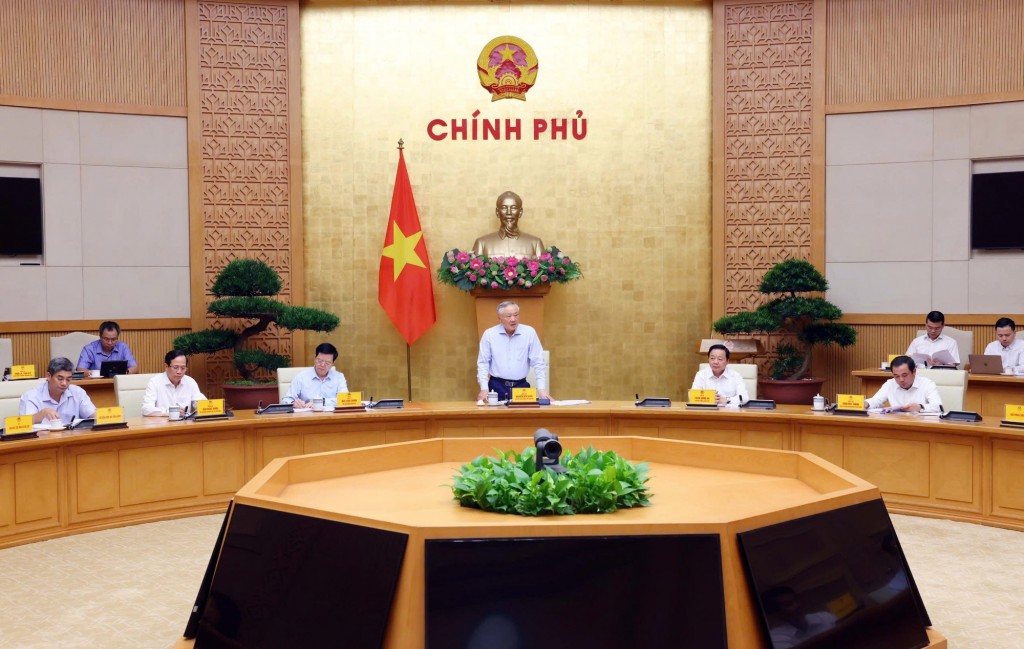 Phó Thủ tướng Thường trực Chính phủ Nguyễn Hòa Bình yêu cầu giữ nguyên tất cả mục tiêu, đối tượng, chính sách đã được Quốc hội phê duyệt đối với cả 3 chương trình, thời gian kéo dài tới 2035 - Ảnh: VGP/Nguyễn Hoàng