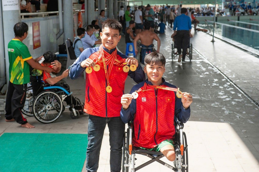 Chiến binh “đường đua xanh” vượt lên số phận