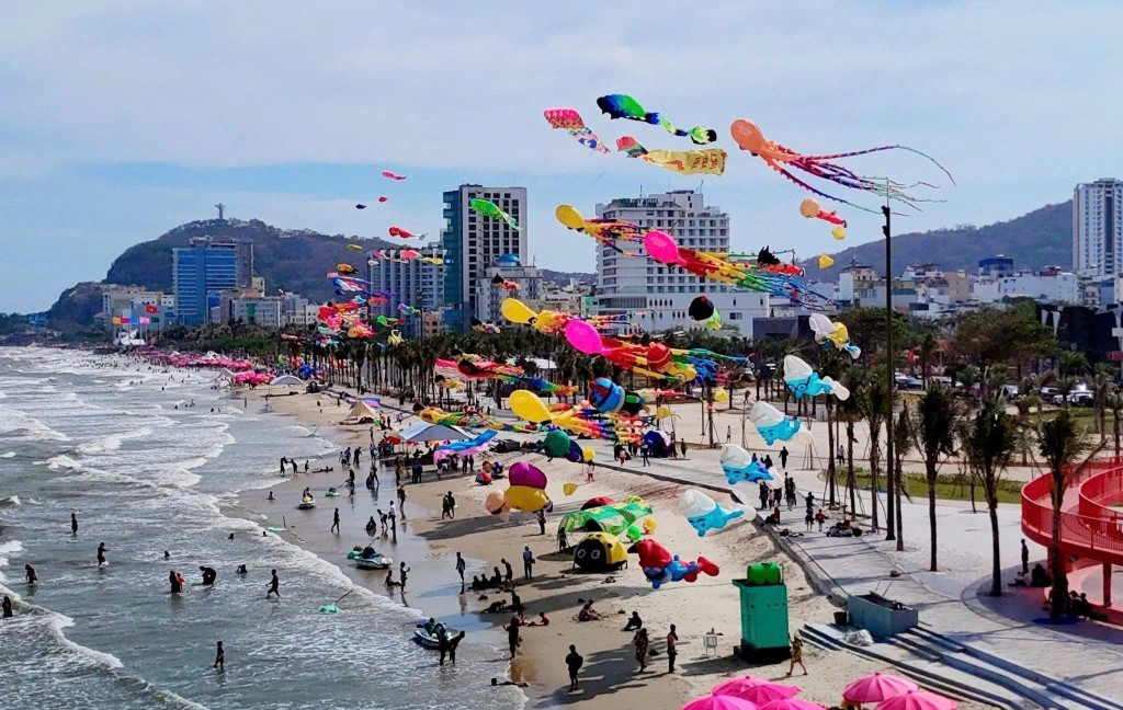 “Ngọn gió mới” cho kinh tế biển vùng siêu đô thị hợp nhất “Ngọn gió mới” cho kinh tế biển vùng siêu đô thị hợp nhất