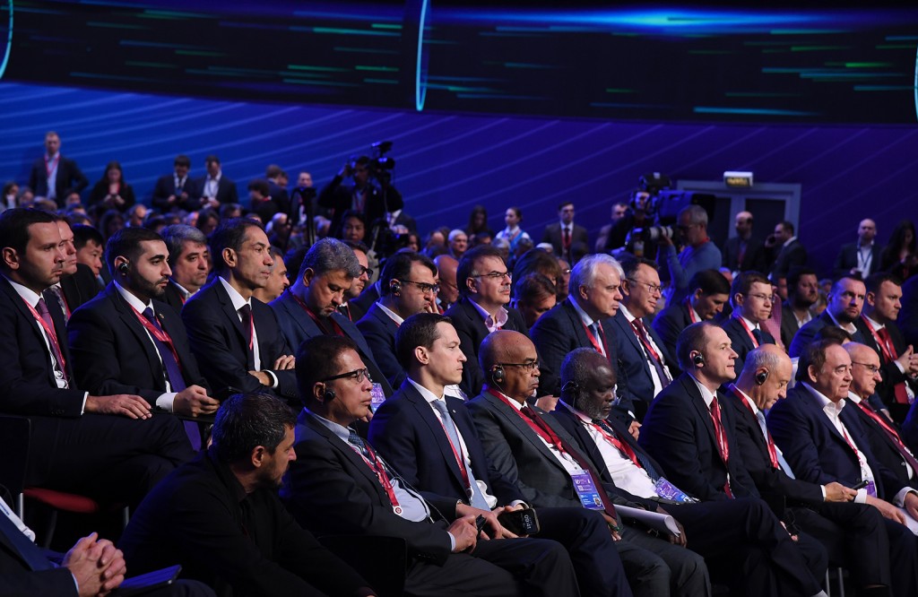 Năng lượng là nền tảng của hoà bình, phát triển Năng lượng là nền tảng của hoà bình, phát triển