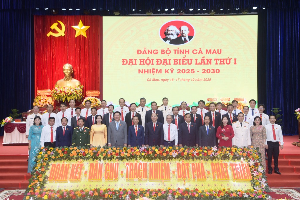 Đoàn Chủ tịch ra mắt tại Đại hội