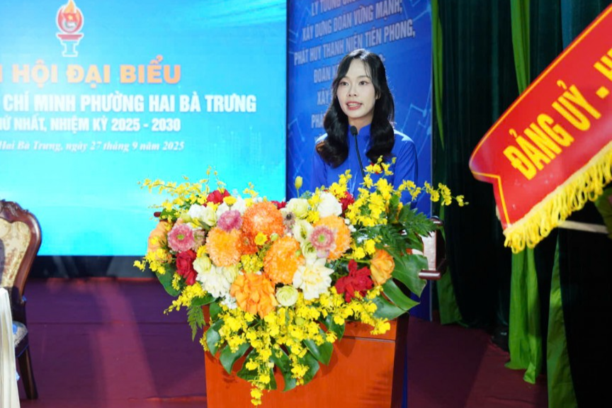 Đảng viên trẻ gửi trọn niềm tin vào Đại hội Đảng bộ Hà Nội Đảng viên trẻ gửi trọn niềm tin vào Đại hội Đảng bộ Hà Nội