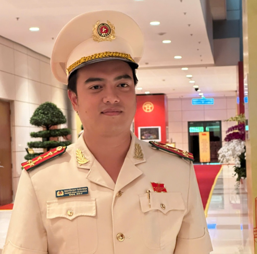 Đảng viên trẻ gửi trọn niềm tin vào Đại hội Đảng bộ Hà Nội Đảng viên trẻ gửi trọn niềm tin vào Đại hội Đảng bộ Hà Nội