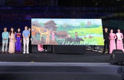 T&T Group và SHB đấu giá bức tranh 1 tỉ đồng để ủng hộ đồng bào vùng lũ