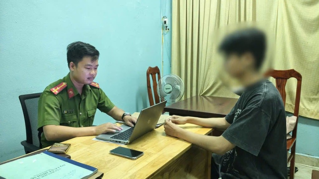 Nam sinh viên được Công an Đà Nẵng giải cứu khỏi vụ lừa đảo, bắt cóc online. (Ảnh: C.A Đà Nẵng)