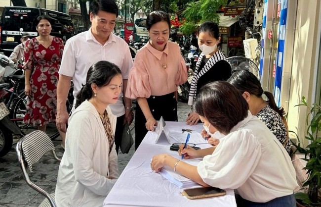 Khám sức khỏe sinh sản cho cán bộ, công chức, người lao động nữ