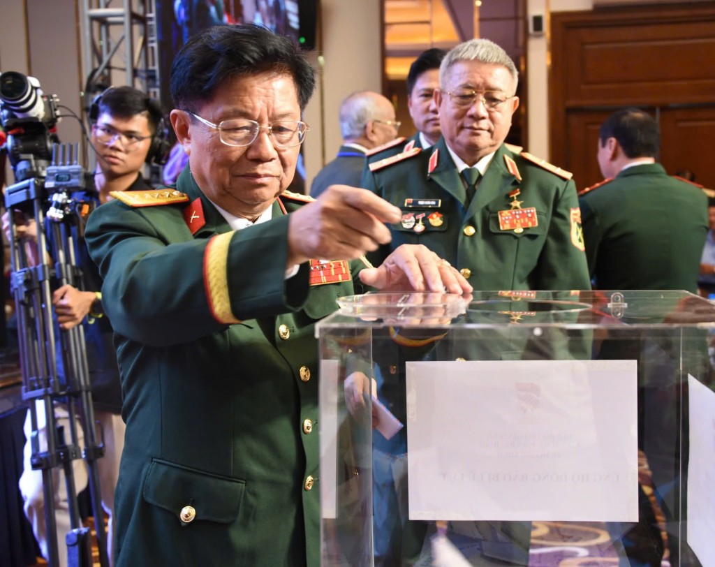 Trước khi bắt đầu Đại hội, các đại biểu đã tham gia ủng hộ đồng bào bị ảnh hưởng bởi lũ lụt