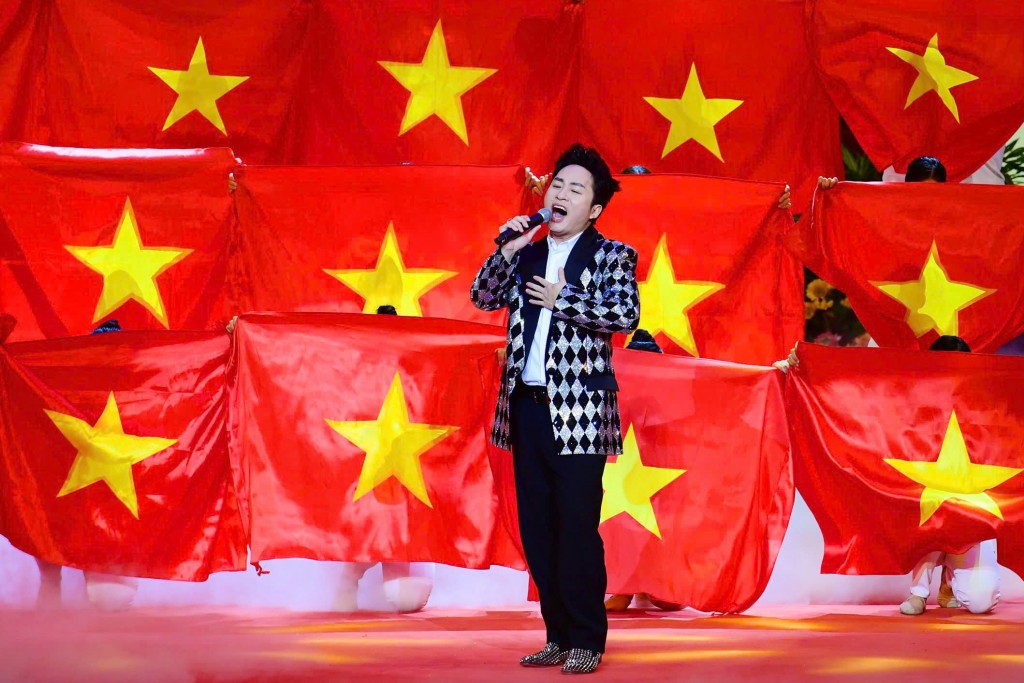 Các nghệ sĩ trẻ tự hào cất tiếng hát khai mạc Đại hội Đảng bộ TP Hà Nội