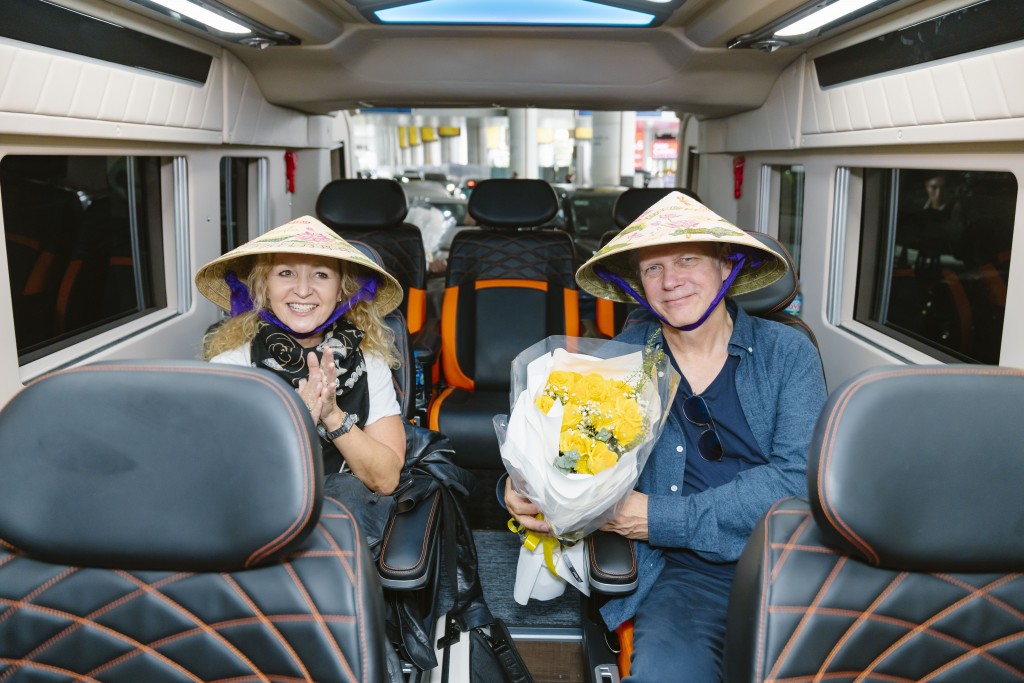 Secret Garden háo hức tới buổi diễn tại Việt Nam