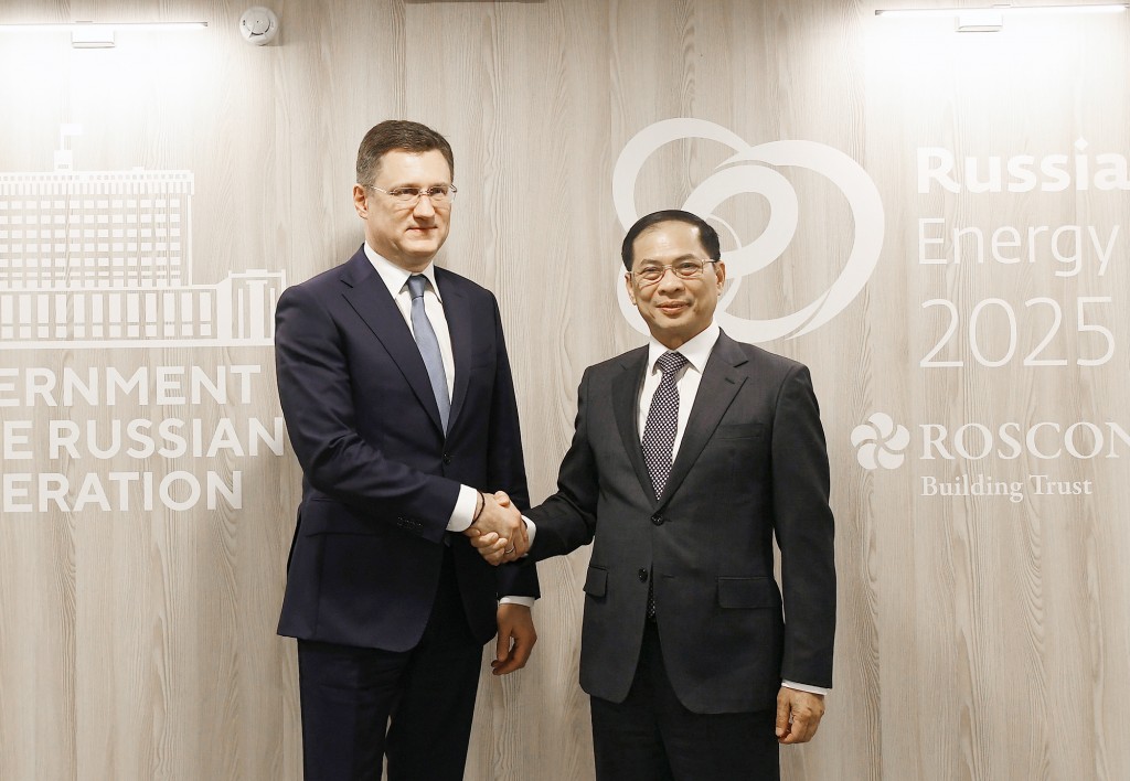 Phó Thủ tướng Chính phủ Bùi Thanh Sơn đã có cuộc làm việc với Phó Thủ tướng Chính phủ Liên bang Nga Aleksandr Novak - Ảnh: VGP/Hải Minh Phó Thủ tướng Chính phủ Bùi Thanh Sơn đã có cuộc làm việc với Phó Thủ tướng Chính phủ Liên bang Nga Aleksandr Novak - Ảnh: VGP/Hải Minh