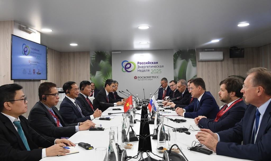 Phó Thủ tướng Bùi Thanh Sơn ghi nhận những nỗ lực chung của bộ, ngành hai nước để hợp tác song phương không ngừng được mở rộng và củng cố - Ảnh: VGP/Hải Minh Phó Thủ tướng Bùi Thanh Sơn ghi nhận những nỗ lực chung của bộ, ngành hai nước để hợp tác song phương không ngừng được mở rộng và củng cố - Ảnh: VGP/Hải Minh