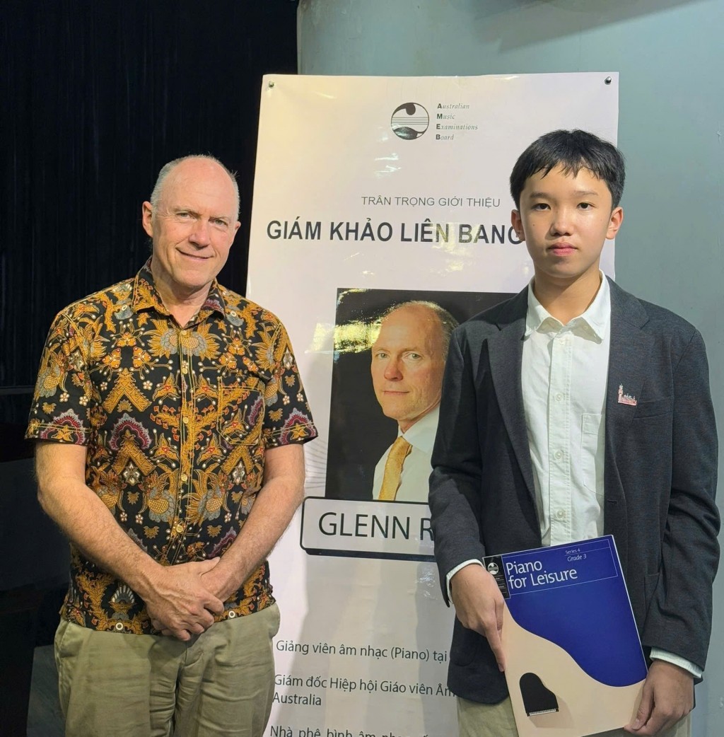 Em Nguyễn Dư Kiên, học sinh lớp 8H trường THCS Trưng Vương giành Huy chương Vàng cuộc thi Rising Stars International Arts Festival & Competition Viet Nam 2025; giành chứng chỉ hạng A tại cuộc thi Piano Quốc tế AMEB ÚC.