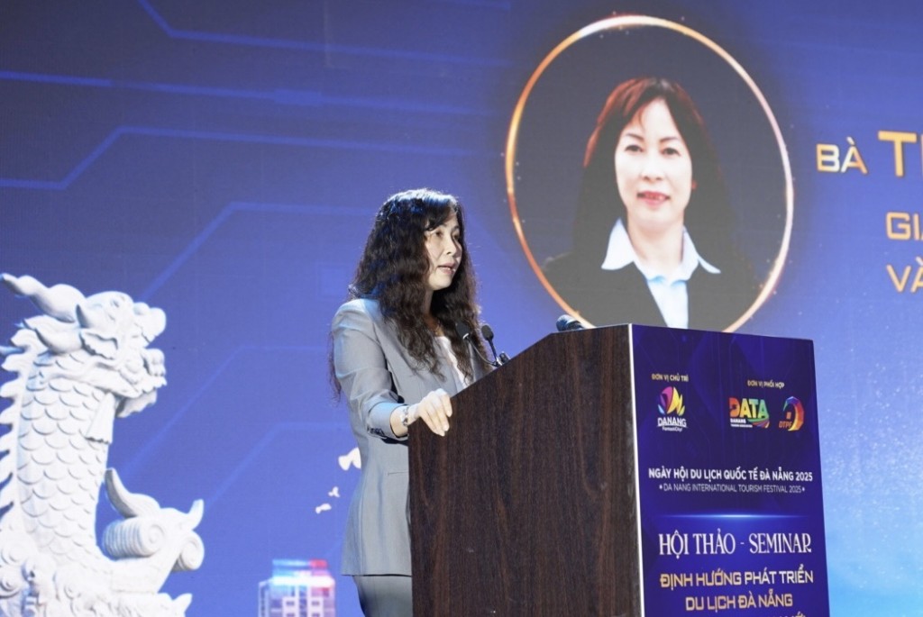 Bà Trương Thị Hồng Hạnh, Giám đốc Sở Văn hóa, Thể thao và Du lịch Đà Nẵng phát biểu khai mạc hội thảo (Ảnh Út Vũ)
