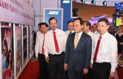 TP Hồ Chí Minh: Trao tặng không gian “Cây tri thức” và 126.000 quyển sách