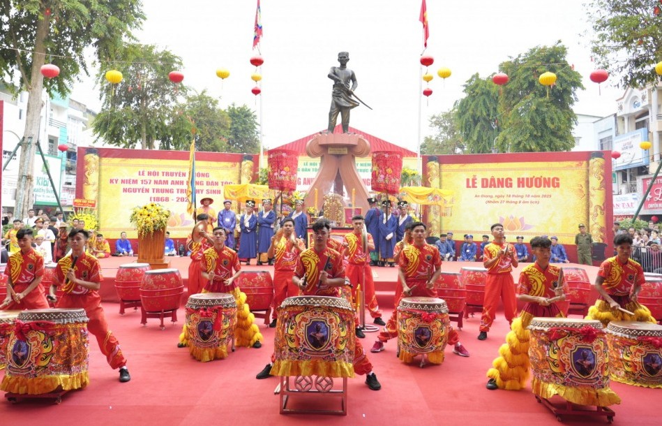 Hành trình về nguồn thiêng liêng