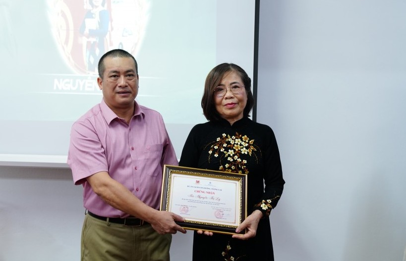 Trao giải cuộc thi “Lan tỏa tri thức, bước tới Con đường tương lai"