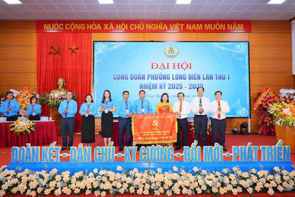 Xây dựng Công đoàn phường Long Biên vững mạnh