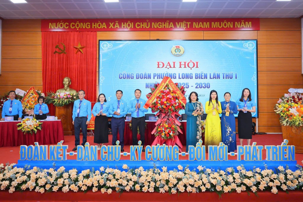 Xây dựng Công đoàn phường Long Biên vững mạnh