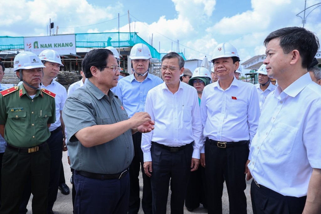 sau chương trình tiếp xúc cử tri tại Cần Thơ trước Kỳ họp thứ 10 Quốc hội khóa XV, Thủ tướng Chính phủ Phạm Minh Chính đã đi thăm khu nhà ở xã hội Nam Long 2 (khu đô thị mới Nam Cần Thơ, phường Cái Răng).