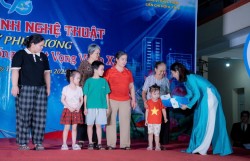 Phường Phú Lương: Tôn vinh những tà áo dài duyên dáng