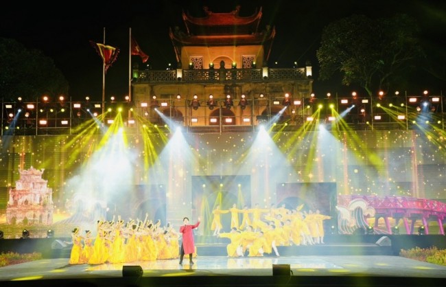 Lễ trao Giải báo chí về phát triển văn hóa và xây dựng người Hà Nội thanh lịch, văn minh lần thứ VIII