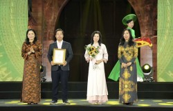 Lễ trao Giải báo chí về phát triển văn hóa và xây dựng người Hà Nội thanh lịch, văn minh lần thứ VIII