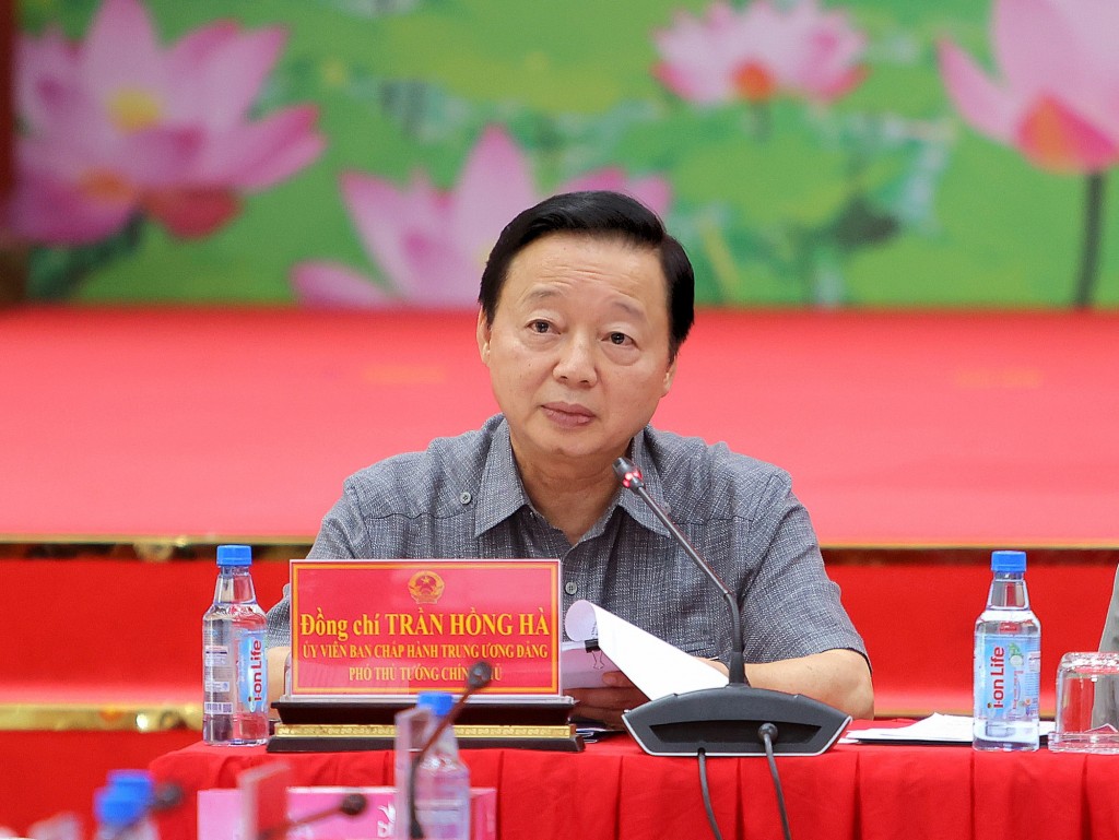Phó Thủ tướng Trần Hồng Hà phát biểu tại hội nghị - Ảnh: VGP/Nhật Bắc