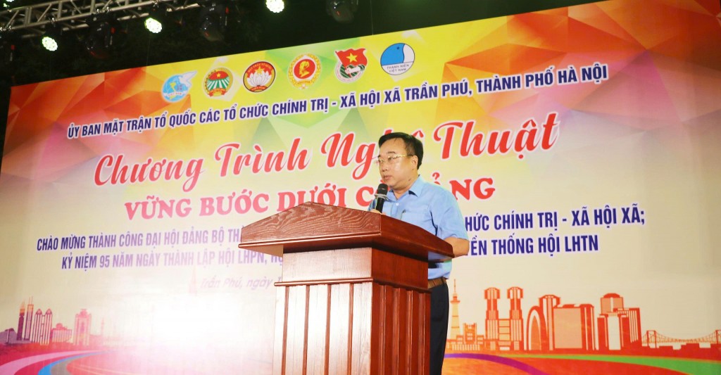 Đồng chí Trần Trọng Phú - Chủ tịch Ủy ban Mặt trận Tổ quốc Việt Nam xã Trần Phú khai mạc chương trình.
