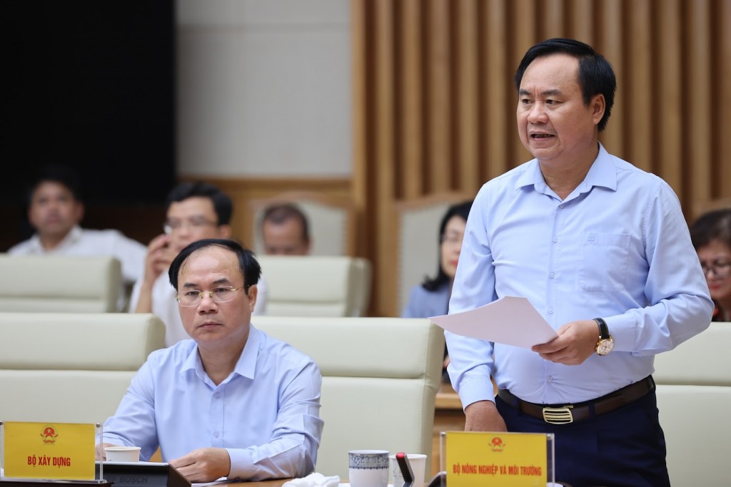 Đẩy nhanh tiến độ thi công các gian hàng Hội chợ Mùa thu