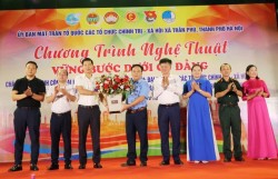 Chương trình nghệ thuật “Vững bước dưới cờ Đảng” lan tỏa tinh thần đoàn kết và niềm tự hào