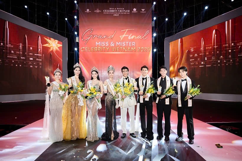 op 3 Miss &amp; Mister Celebrity Vietnam 2025 cùng hai Đại sứ của cuộc thi rạng rỡ trong khoảnh khắc đăng quang tại đêm chung kết chủ đề “Warrior Beauty – Hành trình sắc đẹp của thời đại mới”