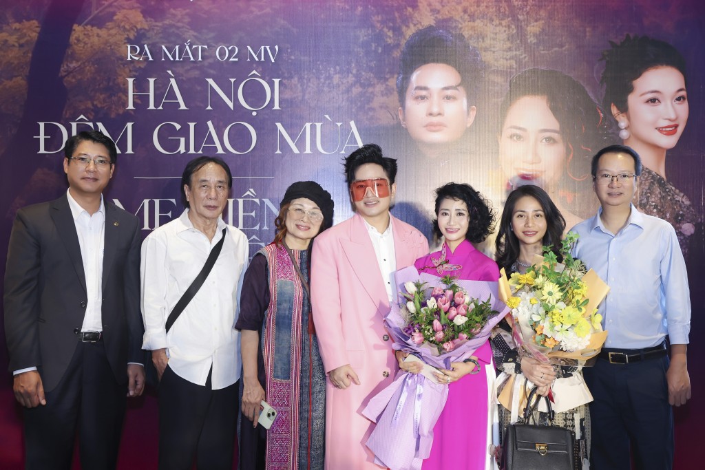 Gia đình, người thân chúc mừng nhạc sĩ bước sang con đường sáng tác âm nhạc chuyên nghiệp