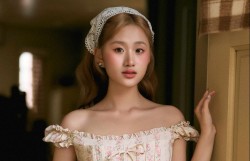 XIRI tung bộ ảnh vintage “nàng thơ”, hé lộ dự án âm nhạc mới